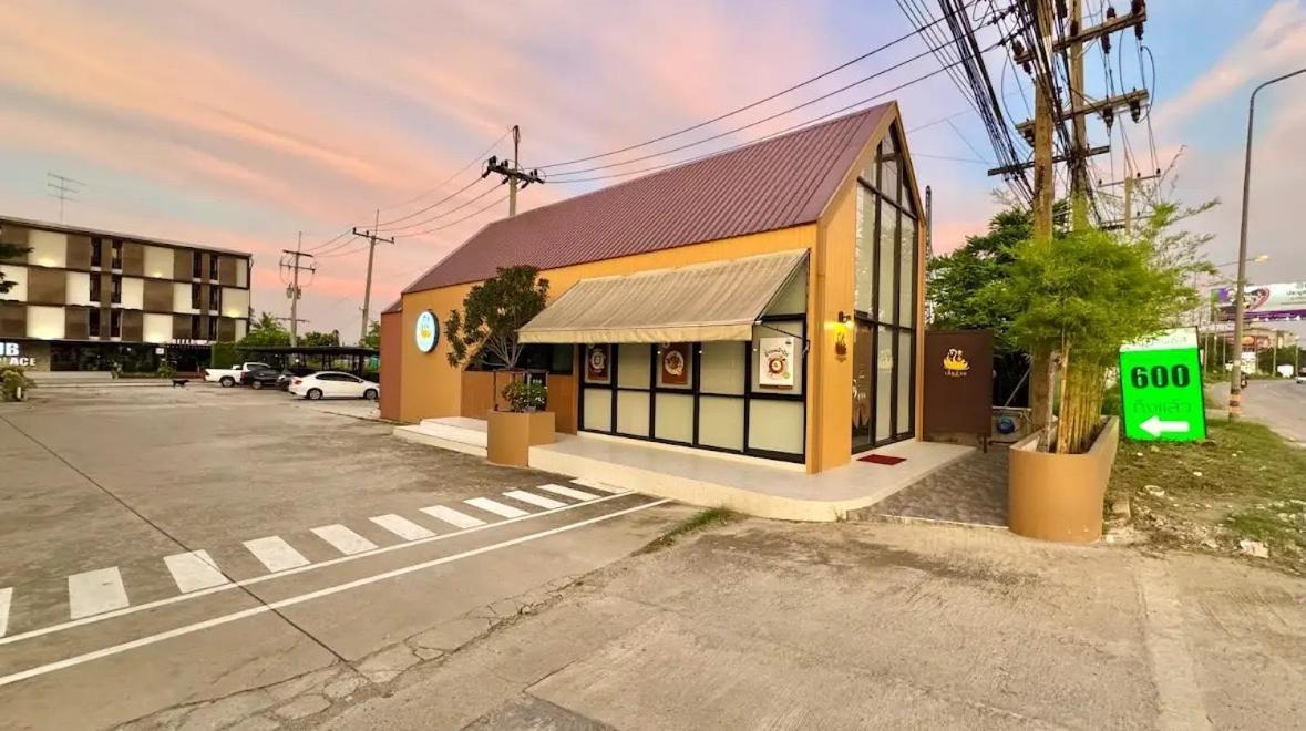 Jb Place Nakhon Pathom Luaran gambar